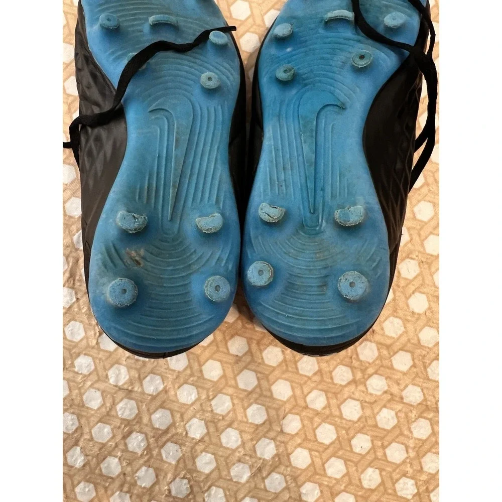 Nike Tiempo Legend 8 Club Soccer Cleats Black Blue AT6107-090 Size 6Y